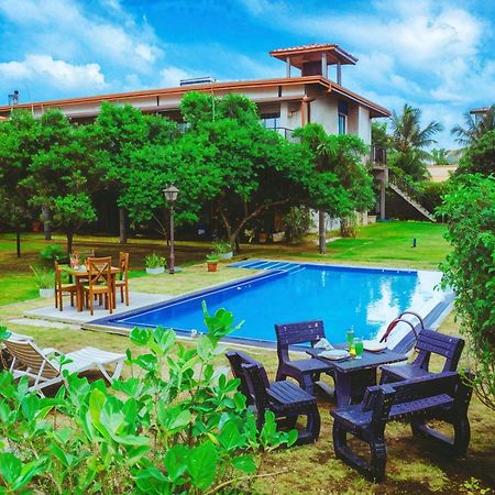 Aqua Hotel Yala Esterno foto
