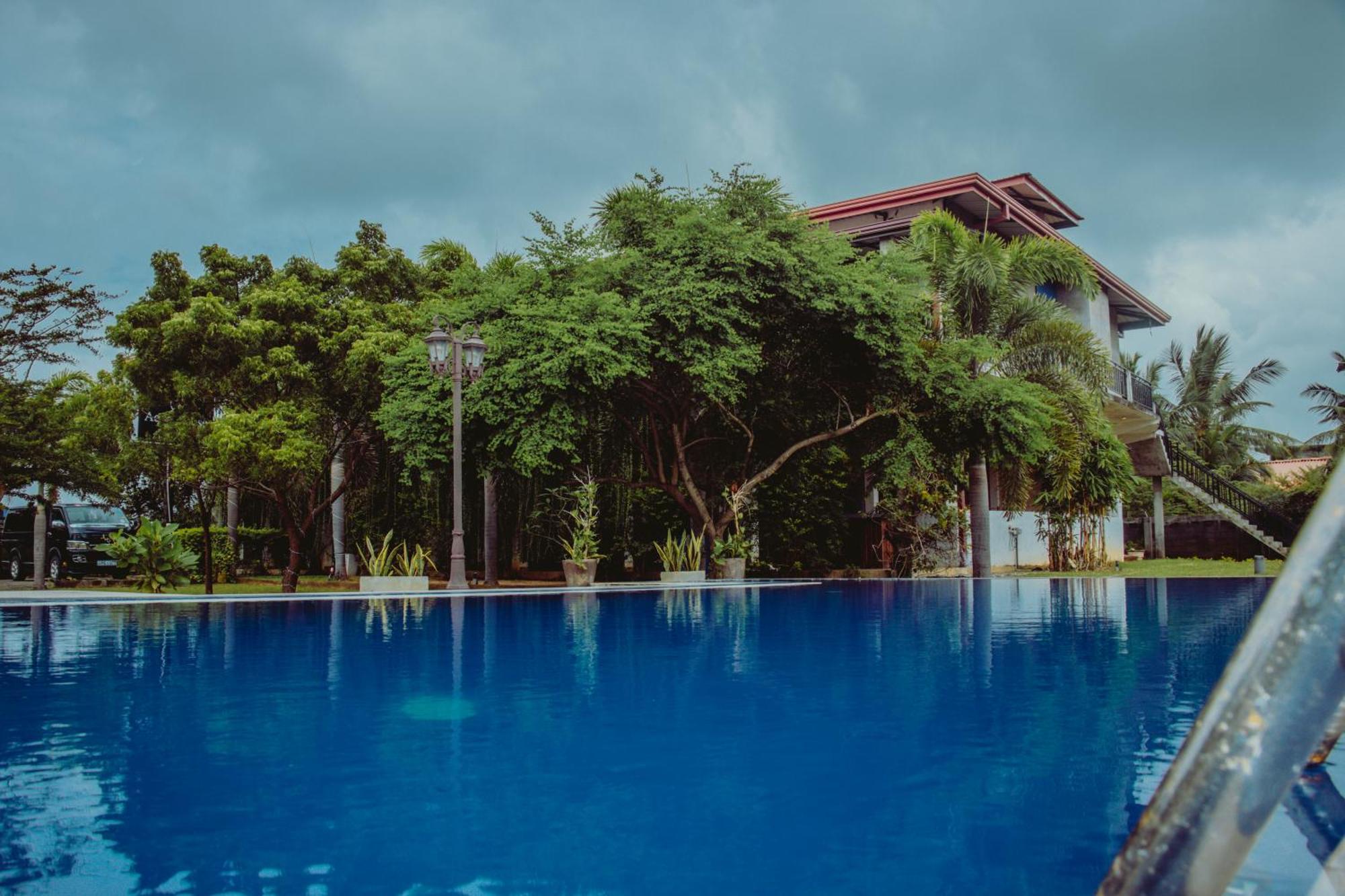 Aqua Hotel Yala Esterno foto